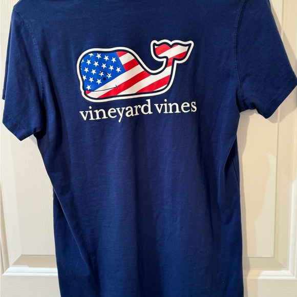 EUC - Vineyard Vines Women’s Navy Blue American Flag Whale Shirt with Pocket - Picture 2 of 7